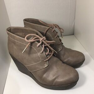 Dr.Scholls Booties Size 7.5M